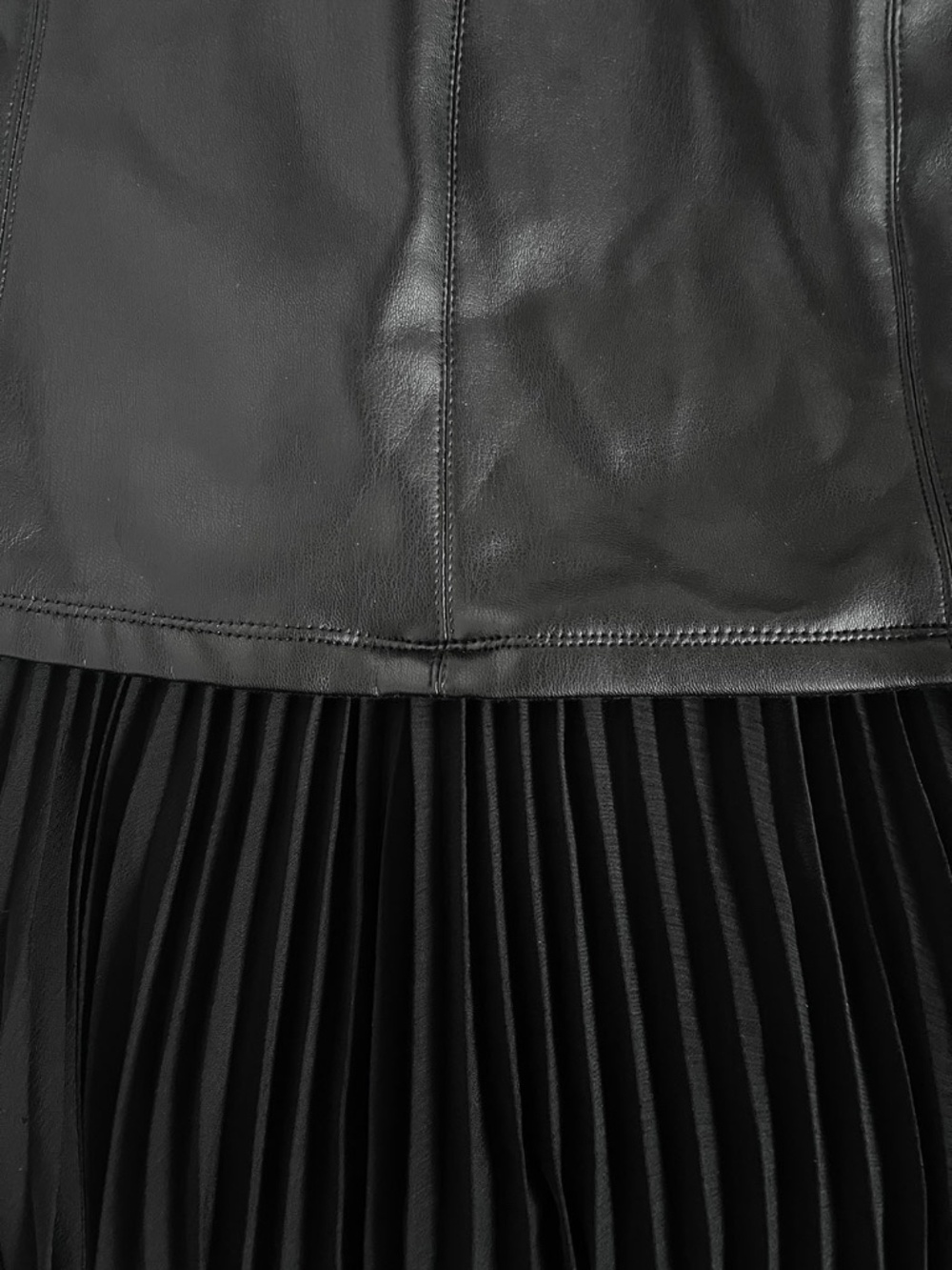 Kenneth Cole Women's Black Faux Leather Pleated Combo Corset Ball Gown Size: S - Picture 6 of 8
